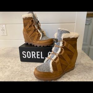 NEW IN BOX SOREL JOAN OF ARCTIC WEDGE BOOTIE